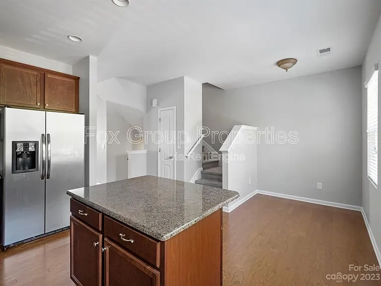 19036 Lake Breeze Dr — Photo 19