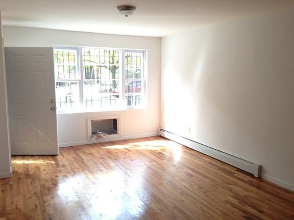 3rd image of 789 E 169th St