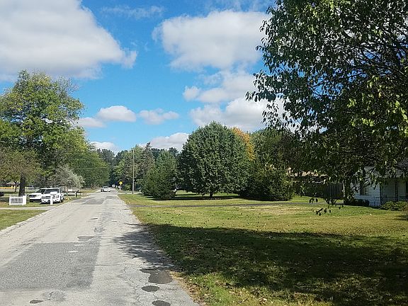 5th image of 1275 Andrew St