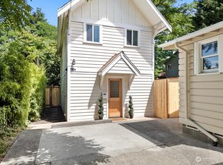 814 NE 92nd St #B, Seattle, WA 98115