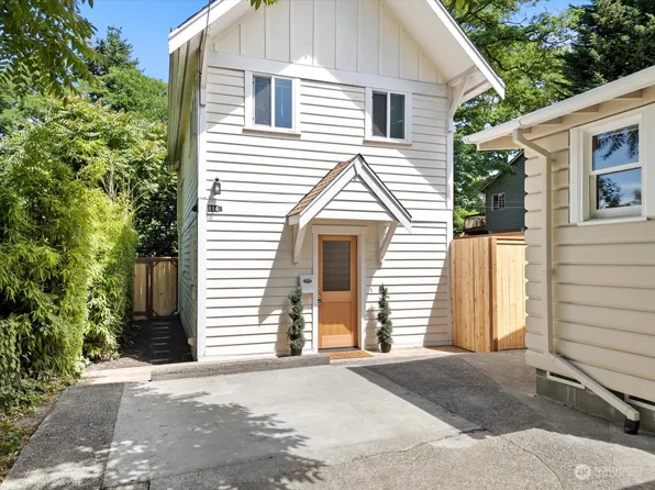 814 NE 92nd Street #B, Seattle, WA 98115