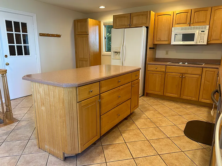 304 Thayer Bay Rd — Photo 9