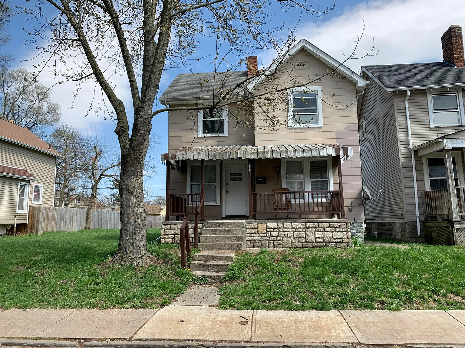 386 S Warren Ave photo 1