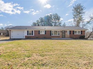 2706 Westfield Rd, Mount Airy, NC 27030
