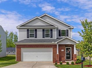 1137 Waterlyn Dr, Greensboro, NC 27405