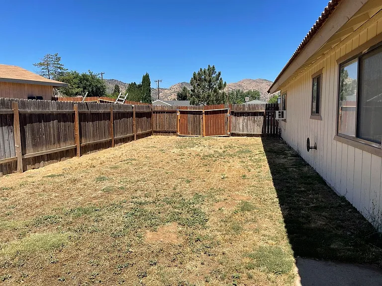 21421 Circle Dr — Photo 10