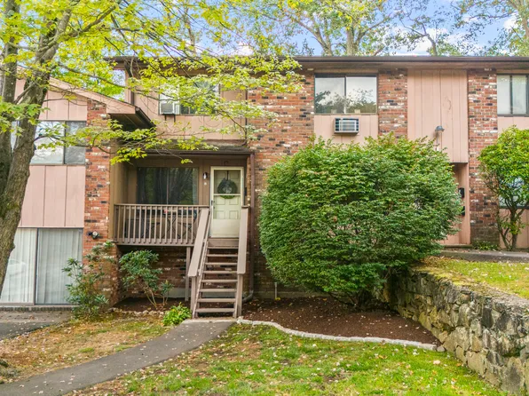 203 Kaynor Drive APT B, Waterbury, CT 06708