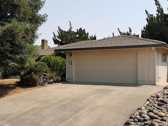 2nd image of 3249 Rosemont Dr