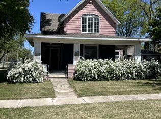 514 2nd St NW, Independence, IA 50644