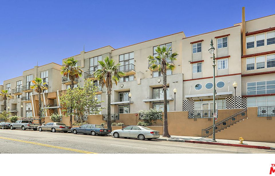 Puerta Del Sol buildling