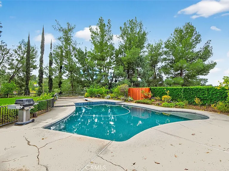 22424 Calipatria Dr — Photo 32
