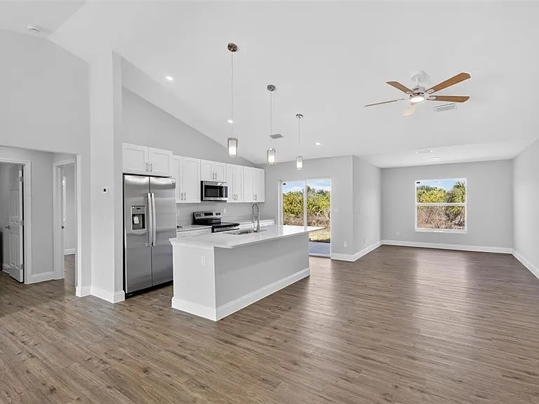 375 Denver Dr — Photo 10