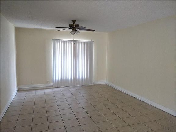 4th image of 1210 Ski Dr