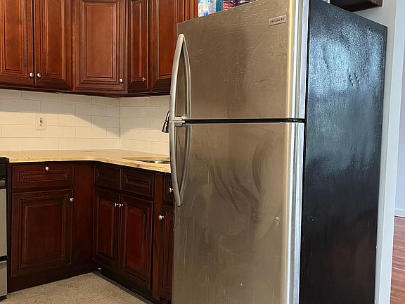 2nd image of 300 Woodworth Ave #5