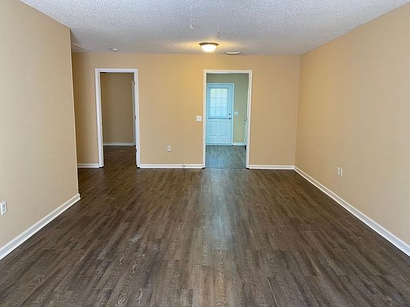 2nd image of 1205 Beaver Creek Dr