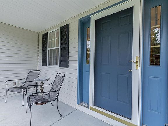 3rd image of 42 Damascus Dr