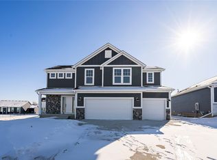 812 Knoll Dr, Norwalk, IA 50211