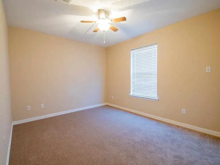 213 S College Dr #B — Photo 10