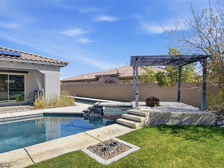11 Grand Masters Dr — Photo 5