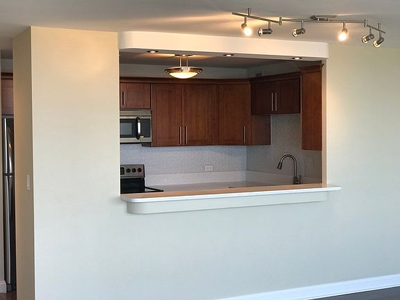 4th image of 4800 S Chicago Beach Dr APT 2402N