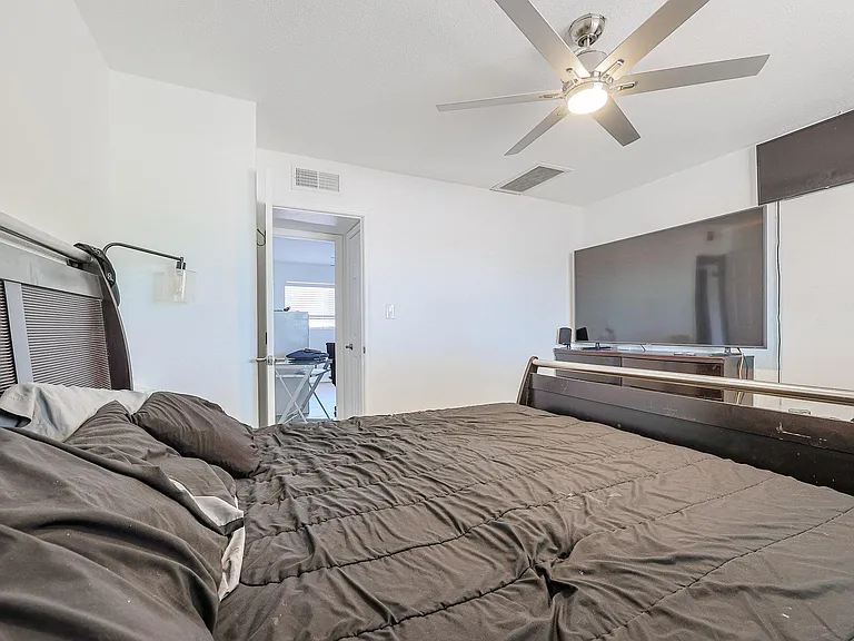 2318 N 84th Pl — Photo 32