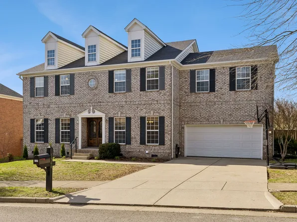 7504 Woodstream Dr, Nashville, TN 37221