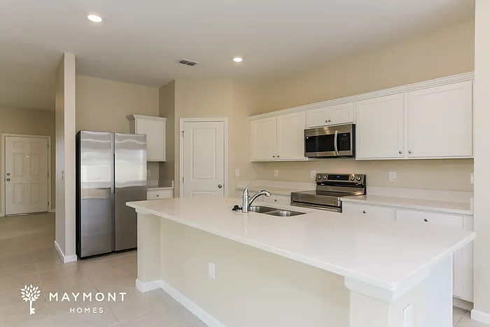 347 Kenilworth Dr — Photo 6