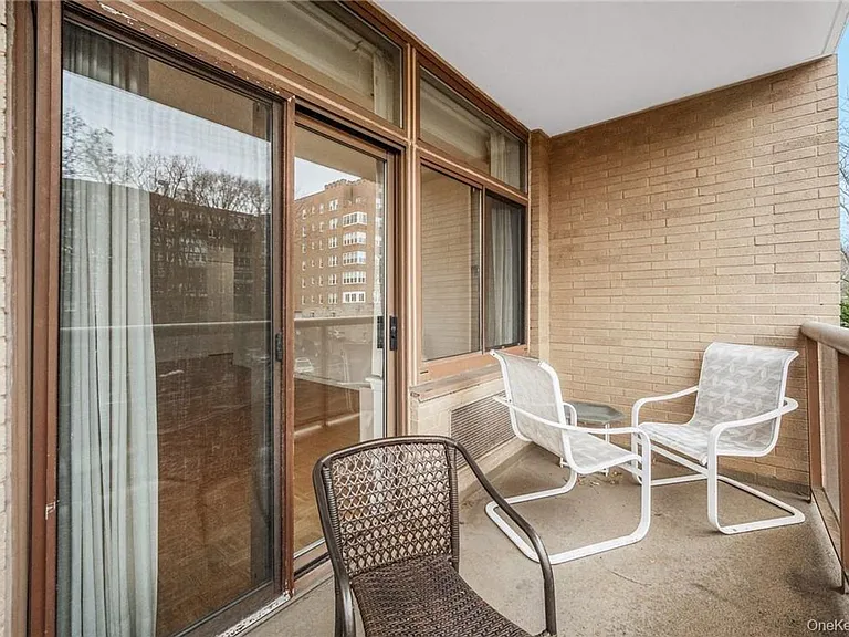 35 N Chatsworth Ave #3V — Photo 20