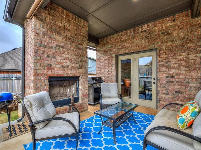 5009 Crater Lake Dr — Photo 25