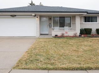 35750 Marina Dr, Sterling Heights, MI 48312