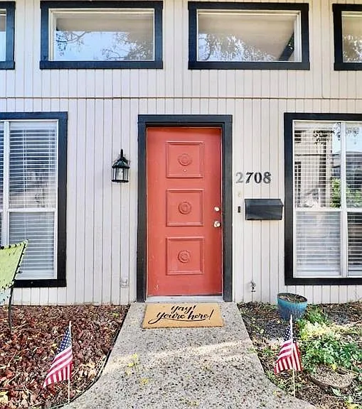 2708 McCart Ave #2708 — Photo 1