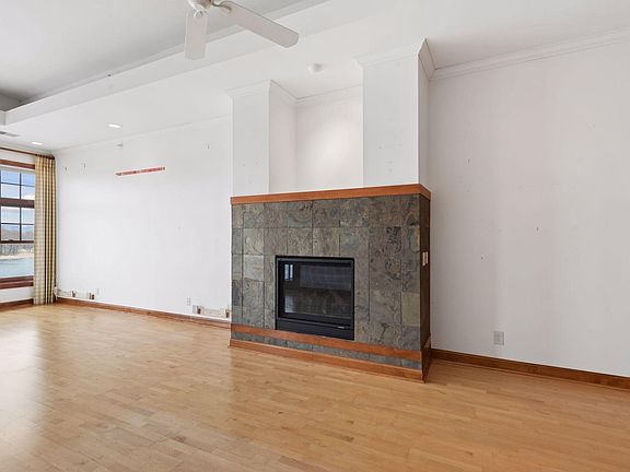 4th image of 225 Lawrence Blvd W Unit 406