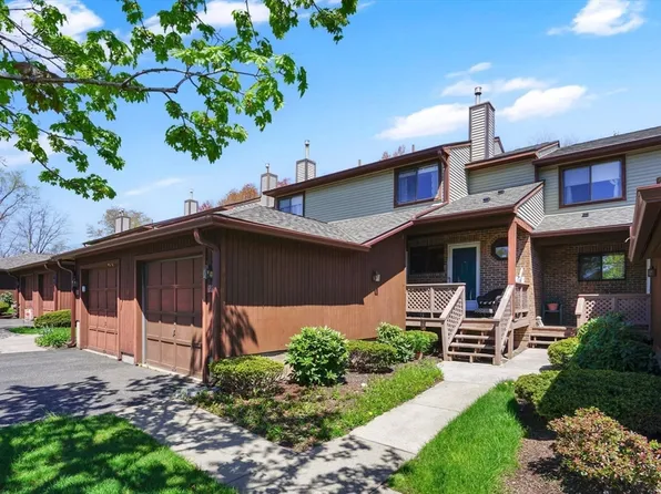22 Ash Ln Unit 22, Agawam, MA 01001
