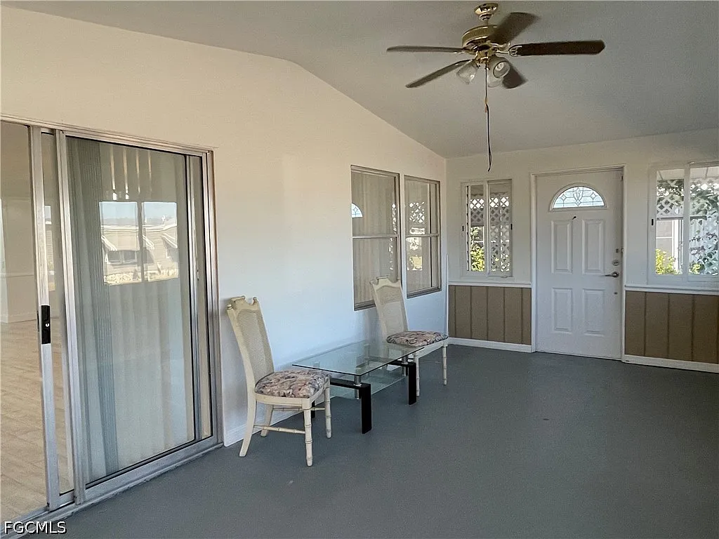 2 bed, 2.0 bath, 1058 sqft, $1,200 — Photo 4