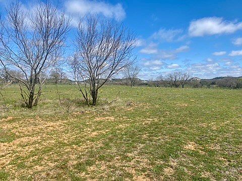 4th image of 601 Upper Liveoak Rd