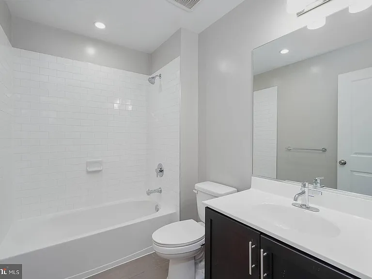 412 Woodcrest Dr SE #412B — Photo 31