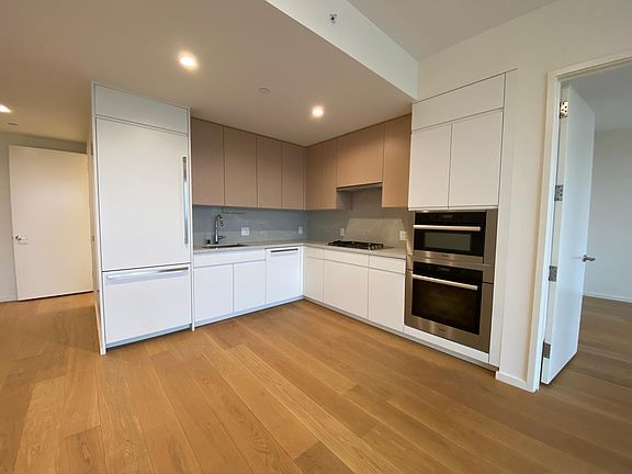 5th image of 877 S Francisco St #1801