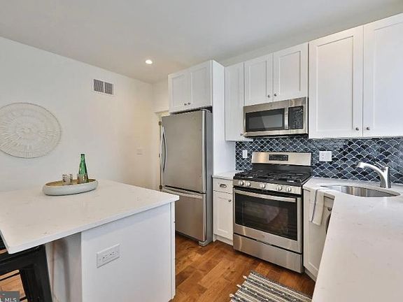 3rd image of 1254 N 18th St Floor 1