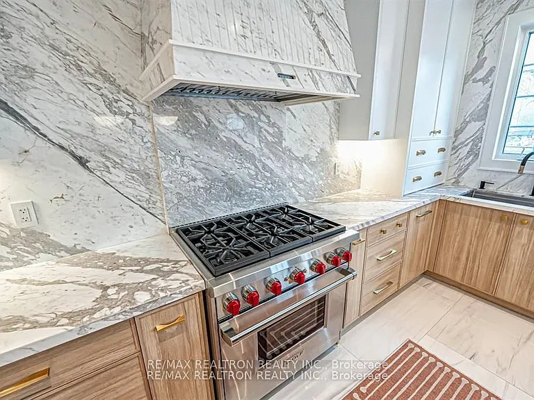 41 Woodgate Pines Dr — Photo 15