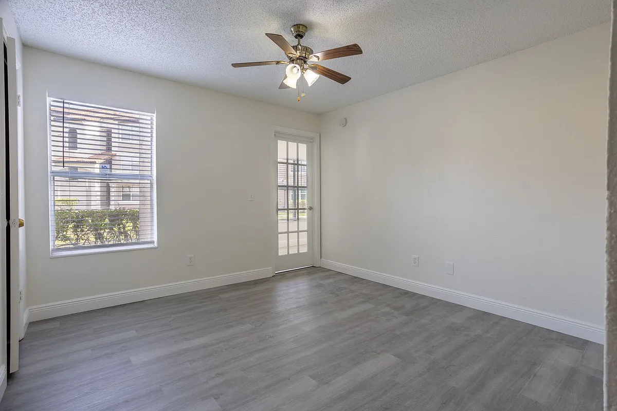 Building Photo - 5156 Conroy Rd #16