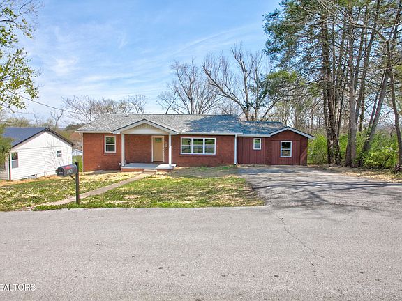 2nd image of 120 Scenic Dr