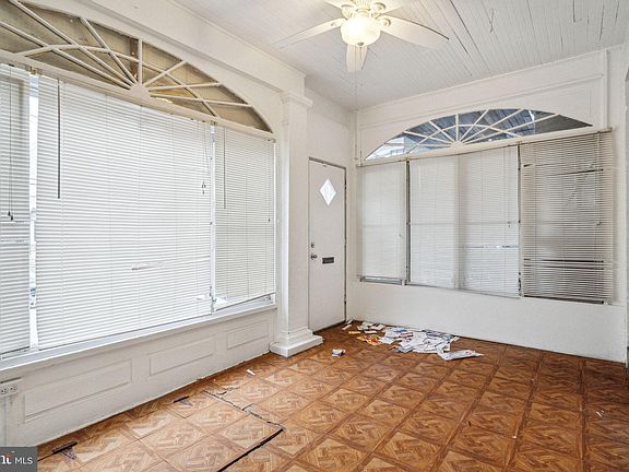 5th image of 5836 Larchwood Ave