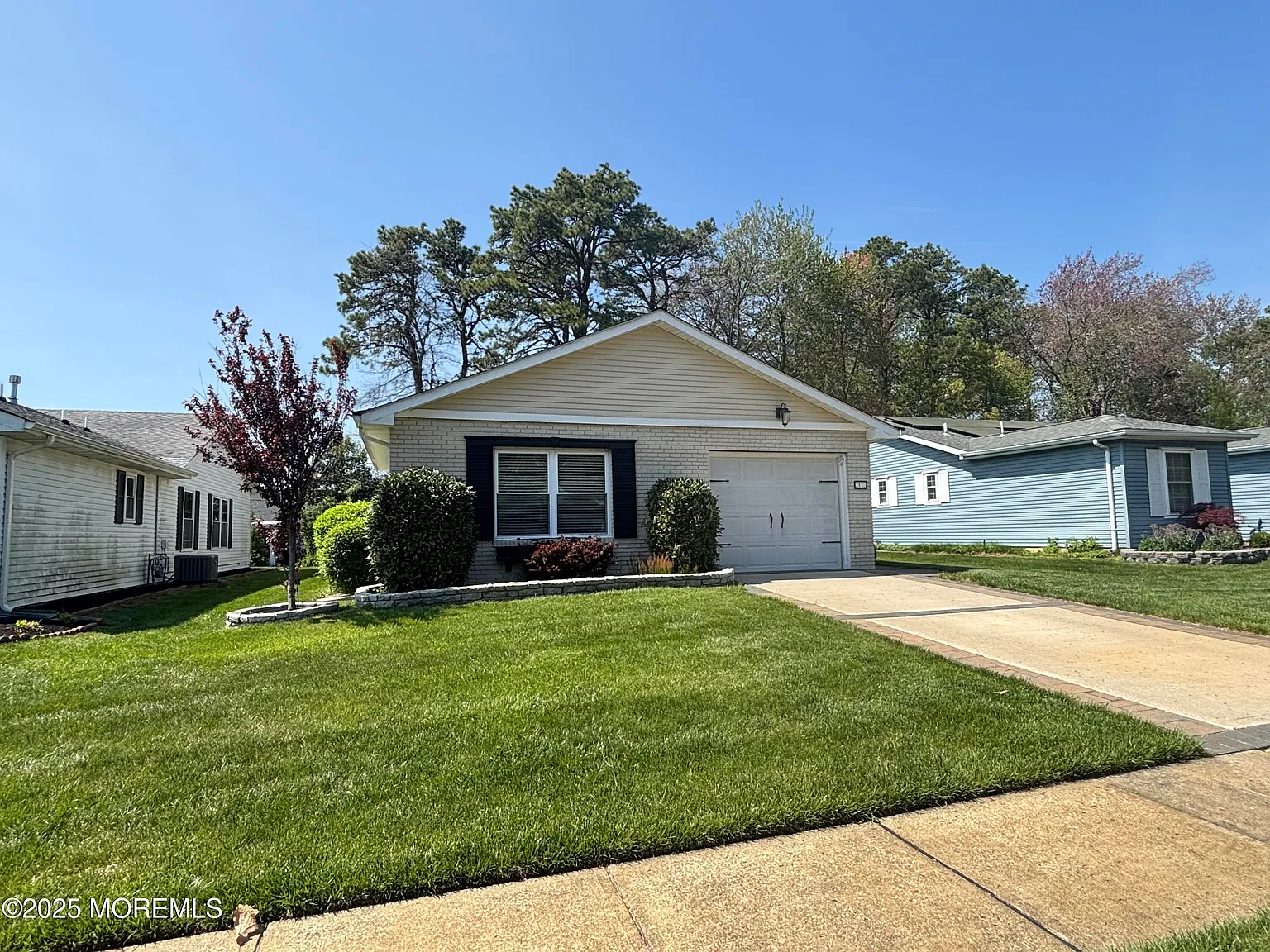 11 Rushmore Dr photo 1