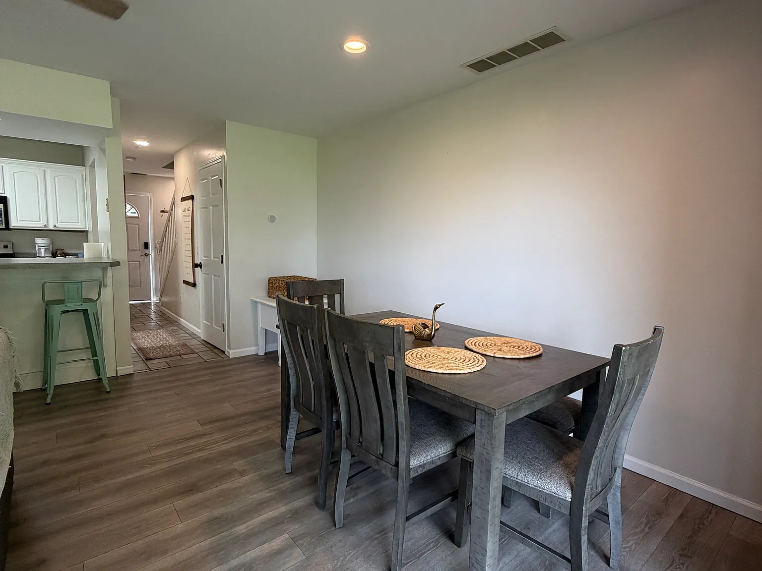 2 bed, 1155 sqft, $2,000 — Photo 4
