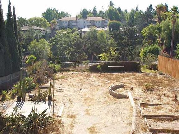 Large Backyard goes further down gentle slop