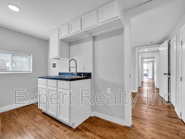 546 55th St UNIT D