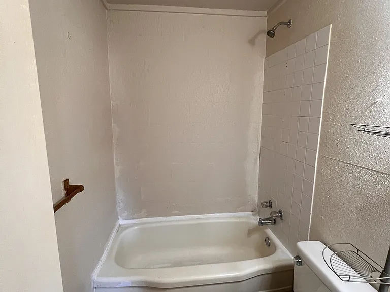 808 Johnson St — Photo 7