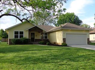 1217 W Tracy St, Springfield, MO 65807