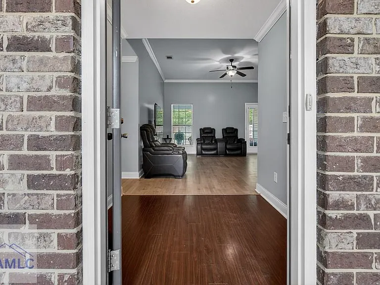 182 Grandview Dr — Photo 5