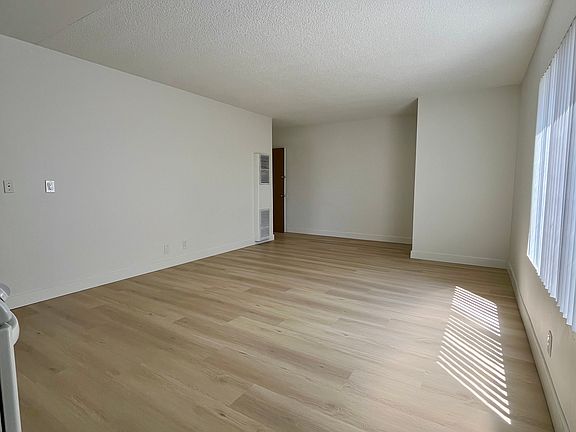 5th image of 16640 Crenshaw Blvd #12
